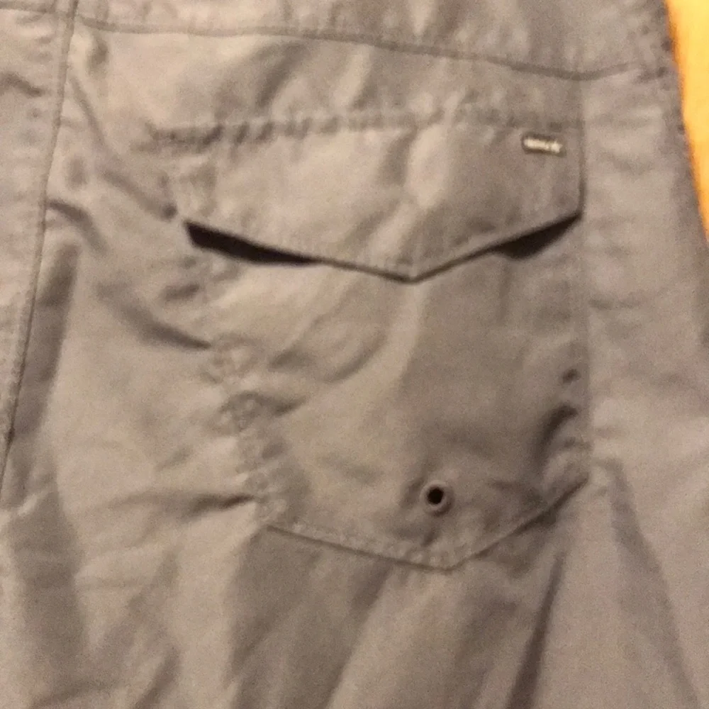 Hurley 30 waist gray 8.5” inseam unlined surf board shorts pocket EUC